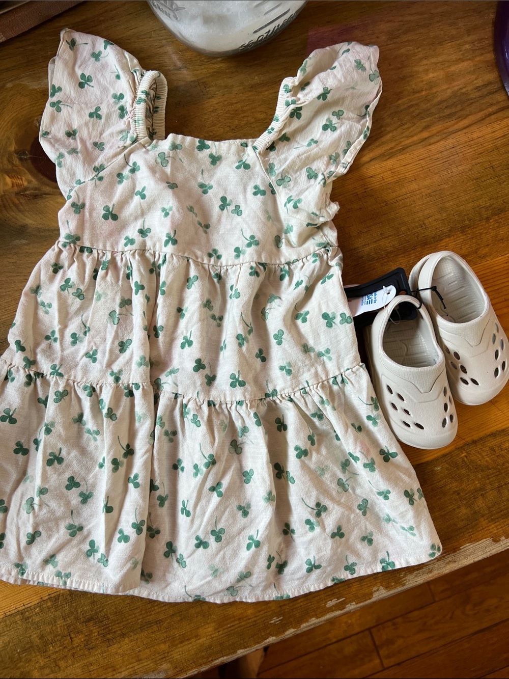 Cat & Jack Dress 2T Cotton Tiered Dress with Green Clover Print and size 4 shoe
